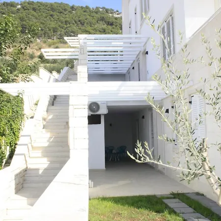 Celeste Apartment